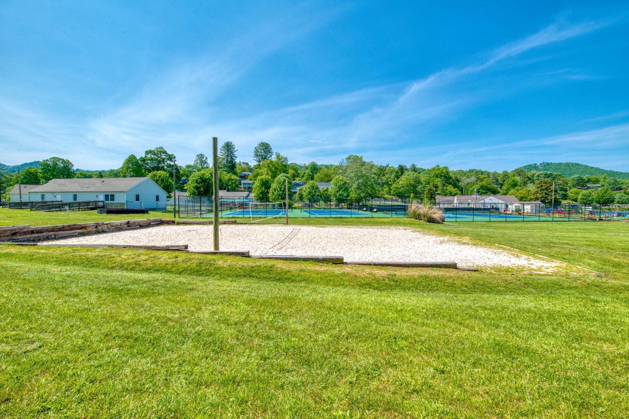 Campground Cabin Lake Junaluska Екстер'єр фото